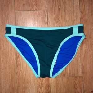 NWT women’s bikini bottoms